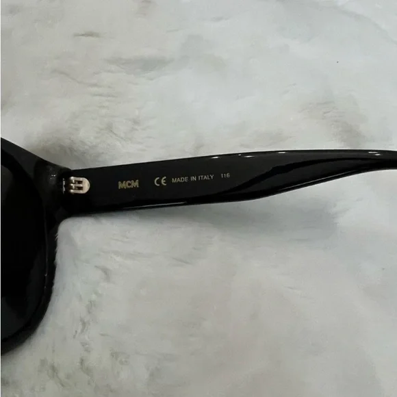 NWOT Ladies MCM Black Sunglasses With Original Case And Cloth - Picture 8 of 11